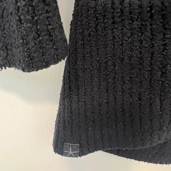 BAREFOOT DREAMS CozyChic Lite Circle Shawl Cardigan in Black - Picture 7 of 9